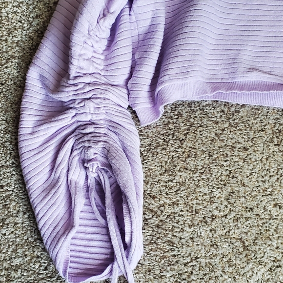 Forever 21 Lavender Cropped Ruched-Sleeve Sweatshirt - Picture 5 of 6